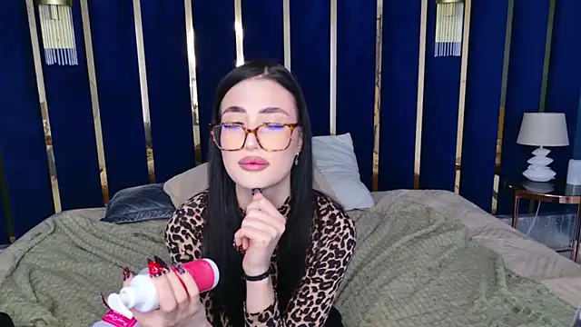 EmmaLawrens online show from 02-07-25, 03:41