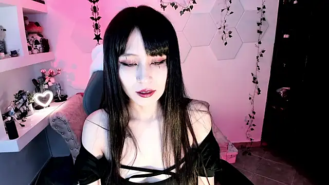 Effy Devalk online show from 02-24-25, 02:04