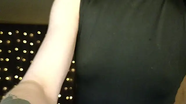 Emily  Mooree online show from 02-05-26, 02:27