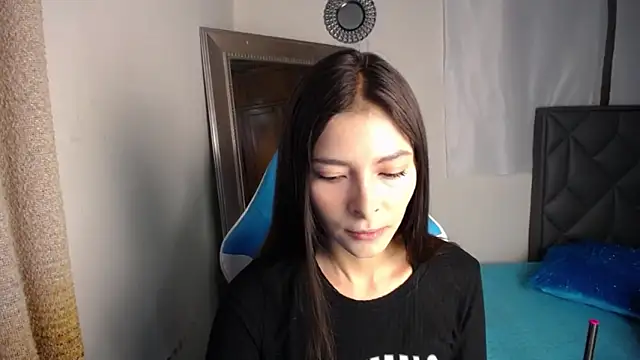 Aleska Miami online show from 10-20-25, 02:39