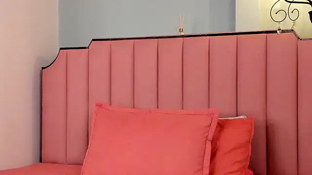 Snapshot of KarenSims chatting on 02-12-26, 02:12 KarenSims online show from 02-12-26, 02:12