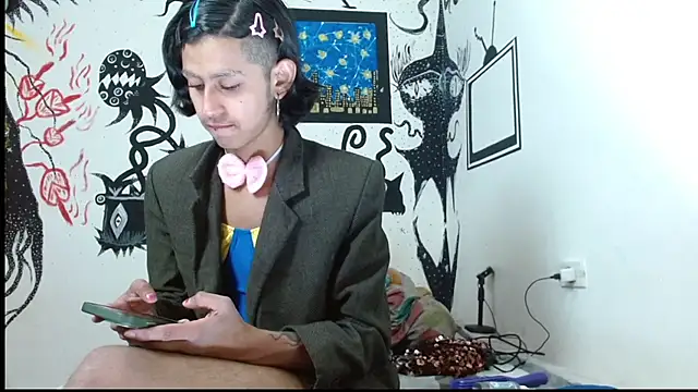 Snapshot of boysLittle chatting on 10-07-25, 03:14 boysLittle online show from 10-07-25, 03:14