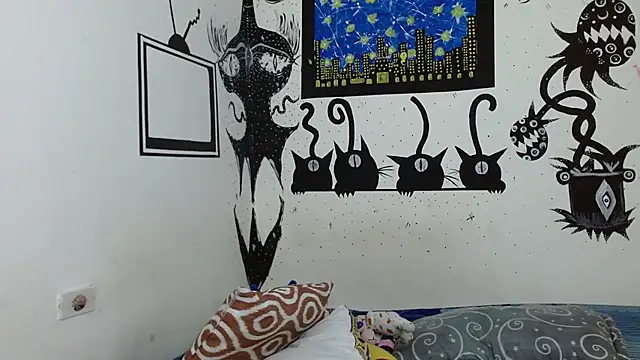 Snapshot of boysLittle chatting on 10-14-25, 10:05 boysLittle online show from 10-14-25, 10:05