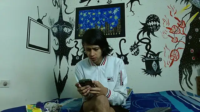 Snapshot of boysLittle chatting on 10-16-25, 11:33 boysLittle online show from 10-16-25, 11:33