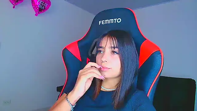 Snapshot of Rousse_violett chatting on 09-29-25, 09:30 Rousse violett online show from 09-29-25, 09:30