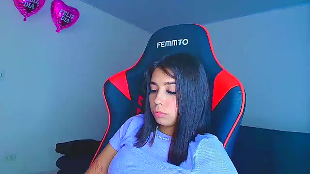 Snapshot of Rousse_violett chatting on 10-06-25, 09:34 Rousse violett online show from 10-06-25, 09:34