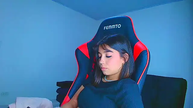 Snapshot of Rousse_violett chatting on 11-06-25, 11:48 Rousse violett online show from 11-06-25, 11:48