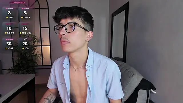 Snapshot of tim__fox chatting on 03-04-26, 11:38 tim fox online show from 03-04-26, 11:38