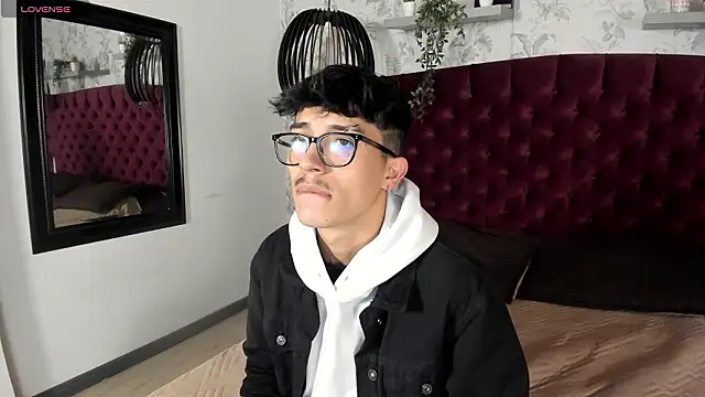 Snapshot of tim__fox chatting on 03-18-26, 11:46 tim fox online show from 03-18-26, 11:46