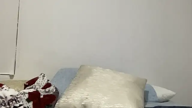 LunaBeya online show from 10-15-25, 01:17