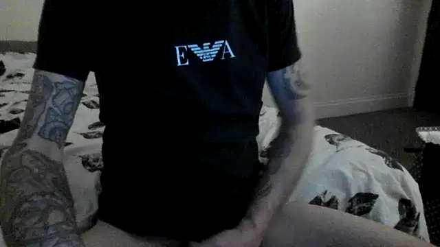 Snapshot of allnaked00 chatting on 02-11-26, 11:43 allnaked00 online show from 02-11-26, 11:43