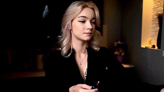 Snapshot of ileanacampbe chatting on 01-28-25, 05:00 ileanacampbe online show from 01-28-25, 05:00