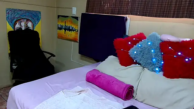 PEBBLES365 online show from 10-30-25, 07:21