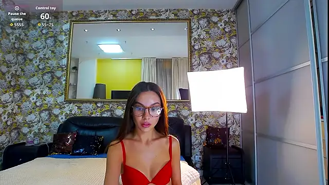 Snapshot of LiaStef chatting on 02-10-26, 09:35 LiaStef online show from 02-10-26, 09:35