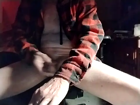 Snapshot of Aldick68 chatting on 02-21-25, 12:17 Aldick68 online show from 02-21-25, 12:17