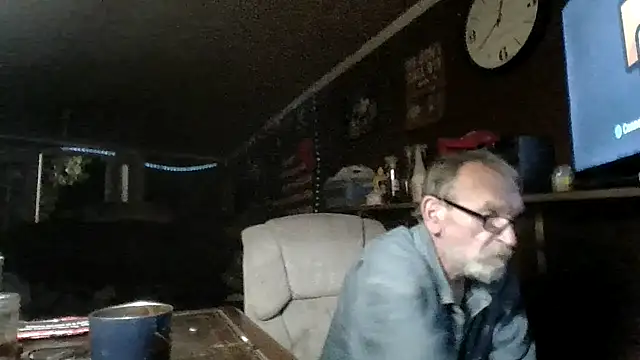 Snapshot of Aldick68 chatting on 04-17-26, 05:43 Aldick68 online show from 04-17-26, 05:43