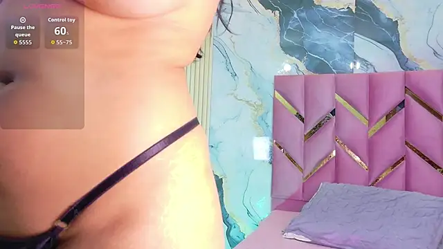 Snapshot of hotiergirl chatting on 03-04-26, 12:33 hotiergirl online show from 03-04-26, 12:33