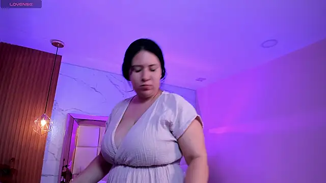 Snapshot of zoes_milee chatting on 03-03-26, 11:27 zoes milee online show from 03-03-26, 11:27