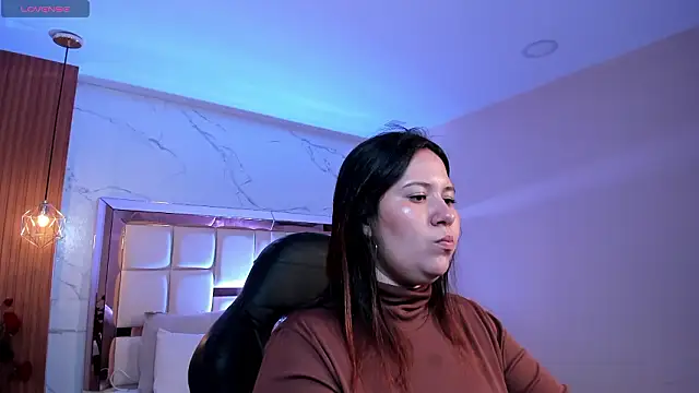 Snapshot of zoes_milee chatting on 03-09-26, 11:36 zoes milee online show from 03-09-26, 11:36