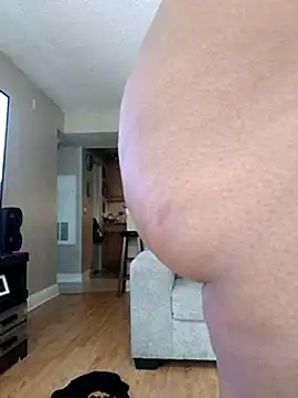 Snapshot of chocolatechipkukky85 chatting on 01-08-25, 04:44 chocolatechipkukky85 online show from 01-08-25, 04:44