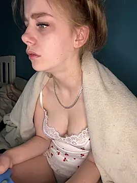 Snapshot of VioletxBlue chatting on 03-13-26, 12:01 VioletxBlue online show from 03-13-26, 12:01