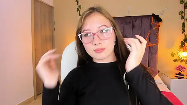 Dahlia Rousse online show from 10-03-25, 11:24