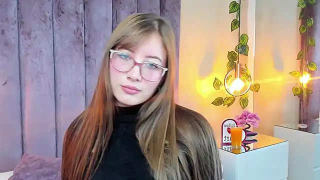 Dahlia Rousse online show from 12-17-25, 05:02