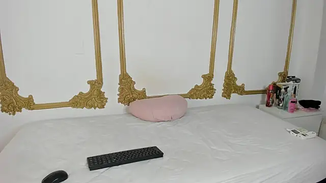 Cristal Bons online show from 03-12-25, 08:41