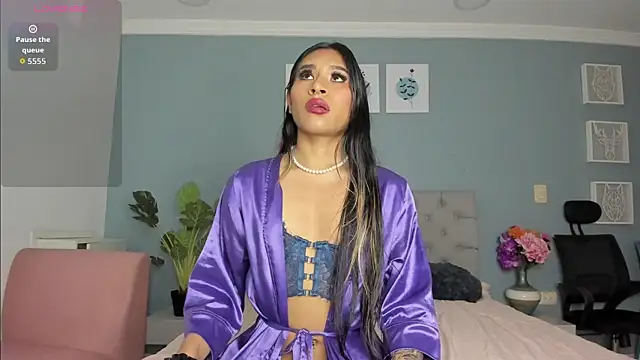 Snapshot of Camerun_n_Damian chatting on 10-01-25, 01:33 Camerun n Damian online show from 10-01-25, 01:33