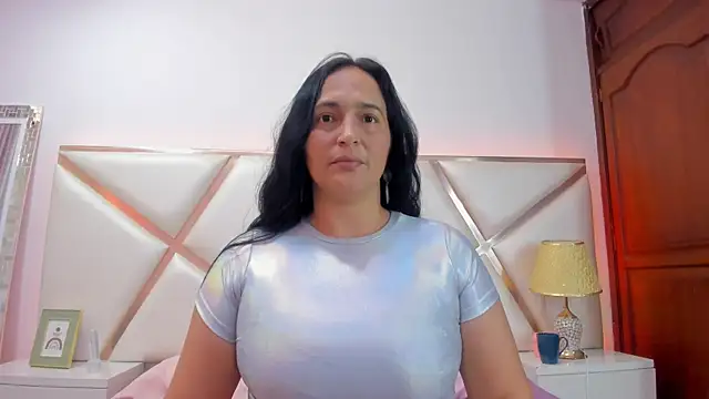 LucineArias online show from 01-15-25, 08:16