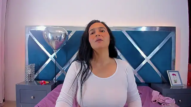 LucineArias online show from 03-20-25, 11:23