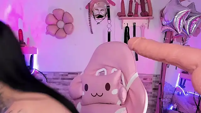 Snapshot of amyswallow7 chatting on 11-15-25, 01:03 amyswallow7 online show from 11-15-25, 01:03