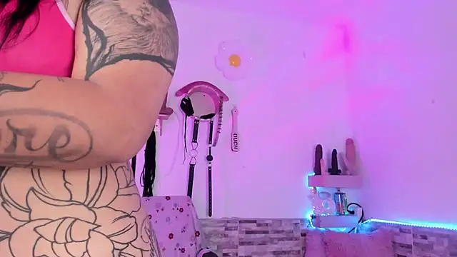 Snapshot of amyswallow7 chatting on 02-13-26, 07:04 amyswallow7 online show from 02-13-26, 07:04