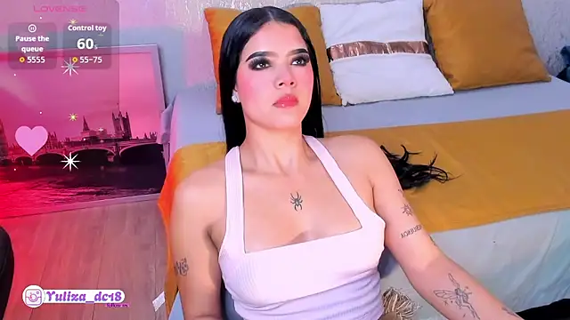 Luxury Woman online show from 02-12-26, 11:33