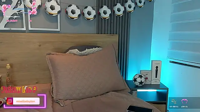 Elise-Leyton online show from 06-14-26, 02:24