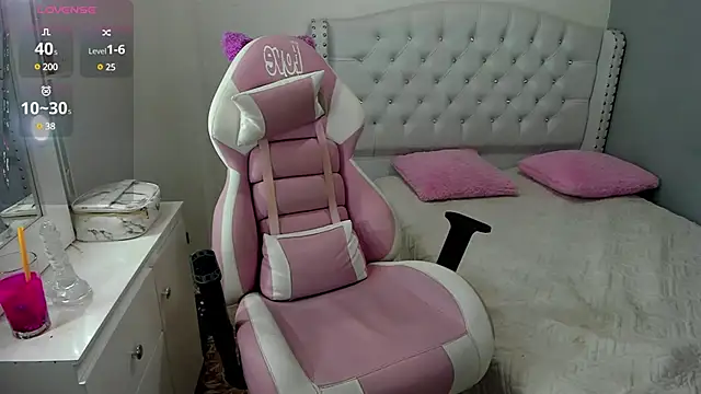 Snapshot of Alana_ponsee chatting on 01-26-25, 03:17 Alana ponsee online show from 01-26-25, 03:17