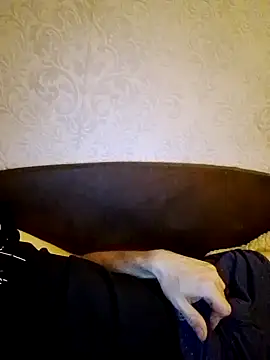 Snapshot of Lukas2204 chatting on 11-10-25, 11:04 Lukas2204 online show from 11-10-25, 11:04