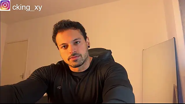 Snapshot of Lucasfit24 chatting on 06-27-26, 01:21 Lucasfit24 online show from 06-27-26, 01:21