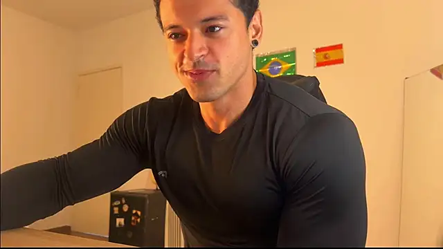 Snapshot of Lucasfit24 chatting on 06-28-26, 03:07 Lucasfit24 online show from 06-28-26, 03:07