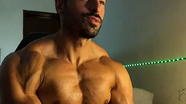 Snapshot of Lucasfit24 chatting on 07-23-26, 01:41 Lucasfit24 online show from 07-23-26, 01:41