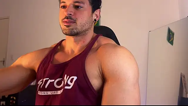Snapshot of Lucasfit24 chatting on 07-23-26, 02:59 Lucasfit24 online show from 07-23-26, 02:59