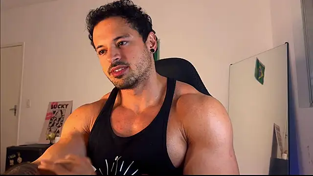 Snapshot of Lucasfit24 chatting on 07-25-26, 02:42 Lucasfit24 online show from 07-25-26, 02:42