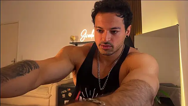 Snapshot of Lucasfit24 chatting on 08-05-26, 03:15 Lucasfit24 online show from 08-05-26, 03:15