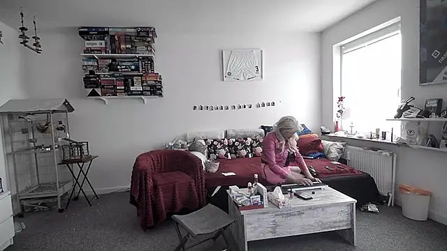 CDHannahSub online show from 06-25-26, 06:29