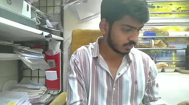 Snapshot of cute_modell chatting on 02-07-25, 07:40 cute modell online show from 02-07-25, 07:40