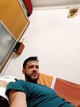 Snapshot of Razzfabz chatting on 09-28-25, 01:22 Razzfabz online show from 09-28-25, 01:22