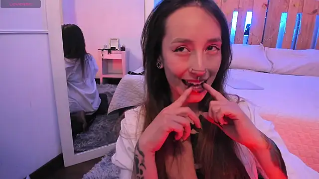 Snapshot of coral_jonesss chatting on 09-29-25, 02:44 coral jonesss online show from 09-29-25, 02:44