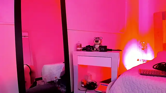 Snapshot of coral_jonesss chatting on 10-17-25, 03:25 coral jonesss online show from 10-17-25, 03:25