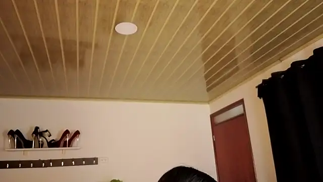 Renaxi Smith online show from 10-19-25, 08:09