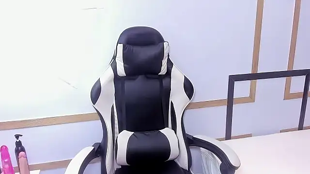 CharlotteGraay online show from 03-04-25, 03:22